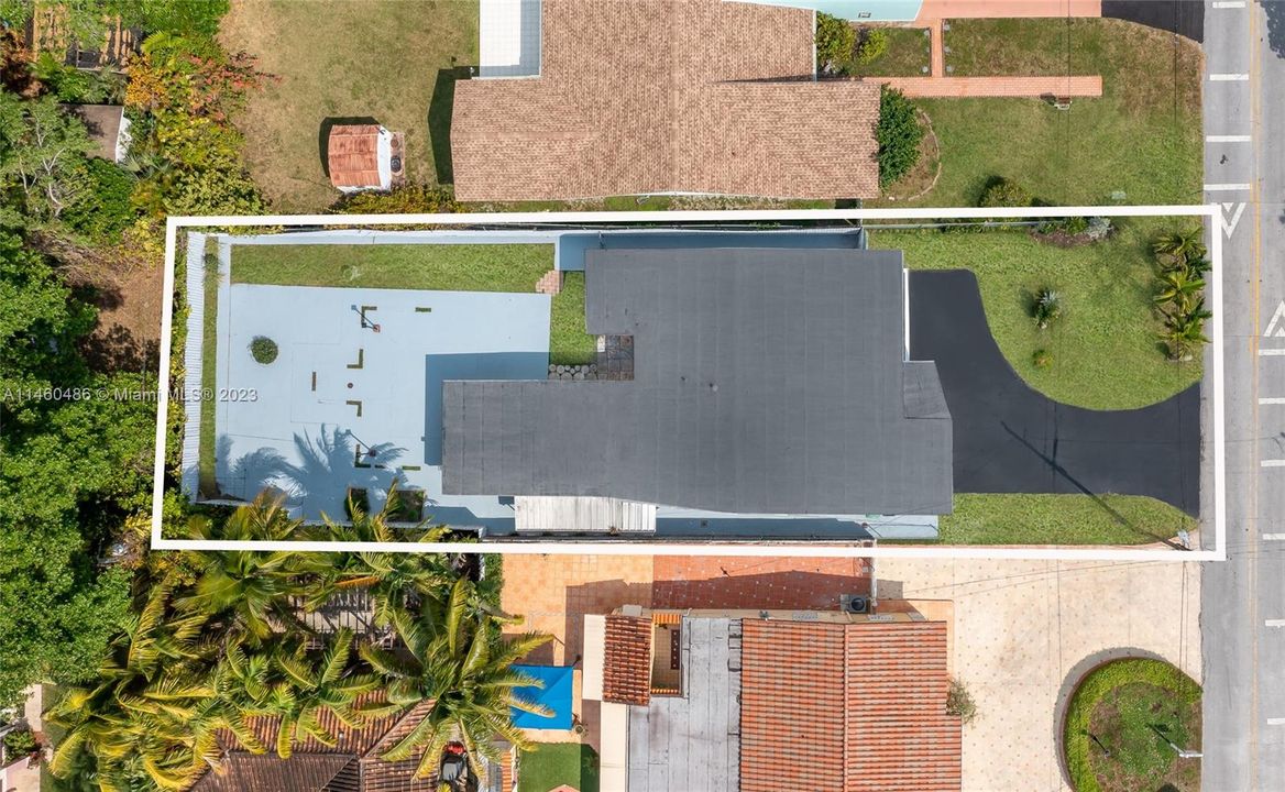 Vendido Recientemente: $824,900 (4 camas, 2 baños, 2060 Pies cuadrados)