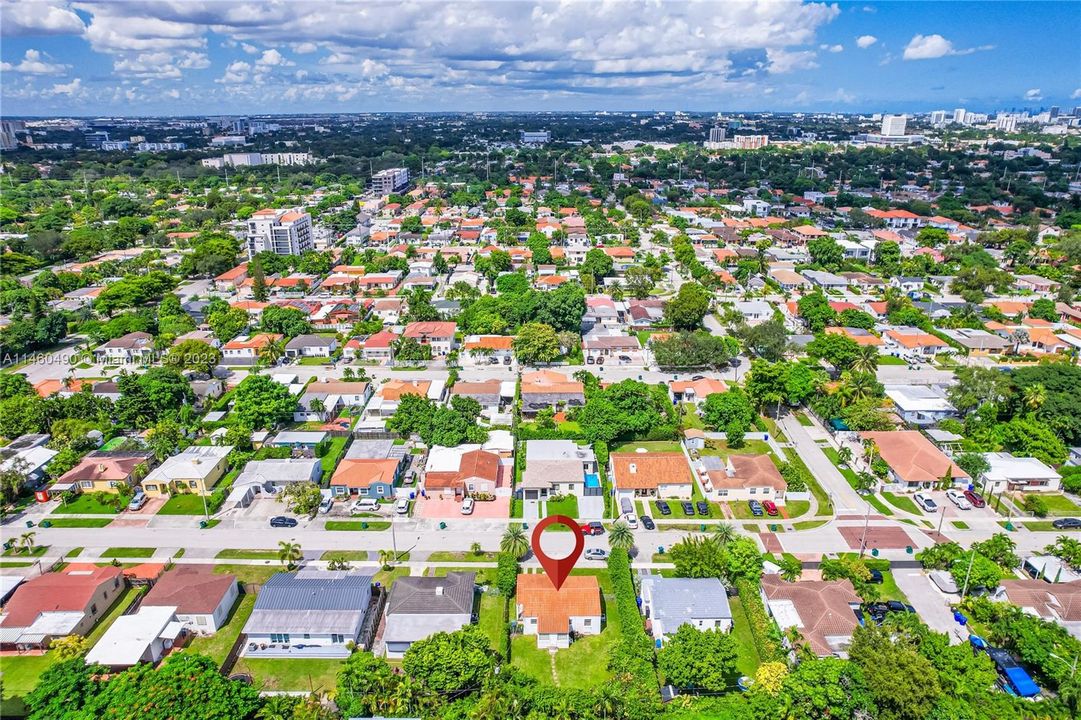 Vendido Recientemente: $639,999 (2 camas, 1 baños, 918 Pies cuadrados)