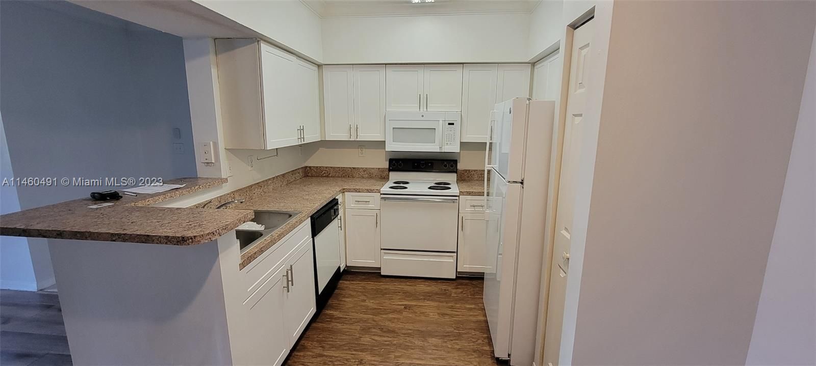 Recently Rented: $1,800 (1 beds, 1 baths, 713 Square Feet)