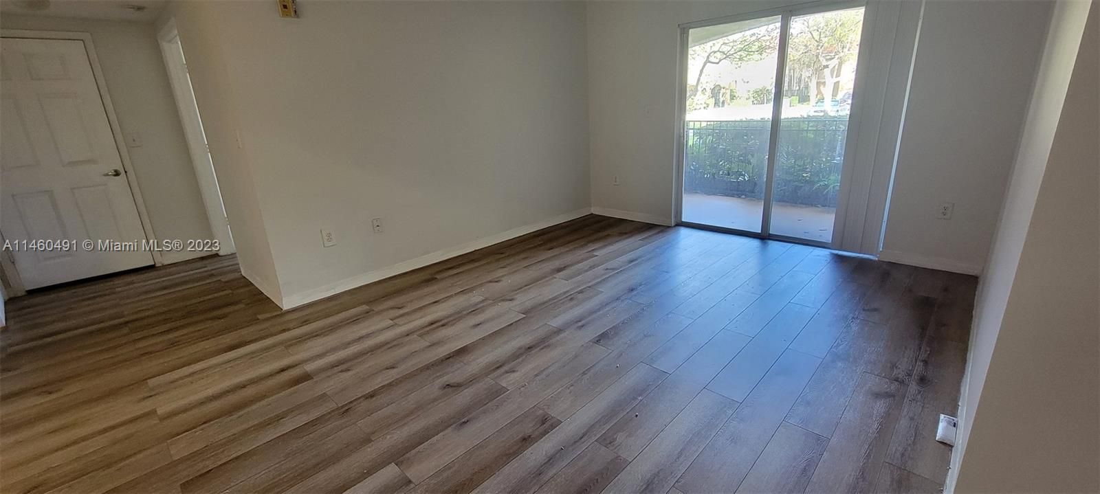Recently Rented: $1,800 (1 beds, 1 baths, 713 Square Feet)