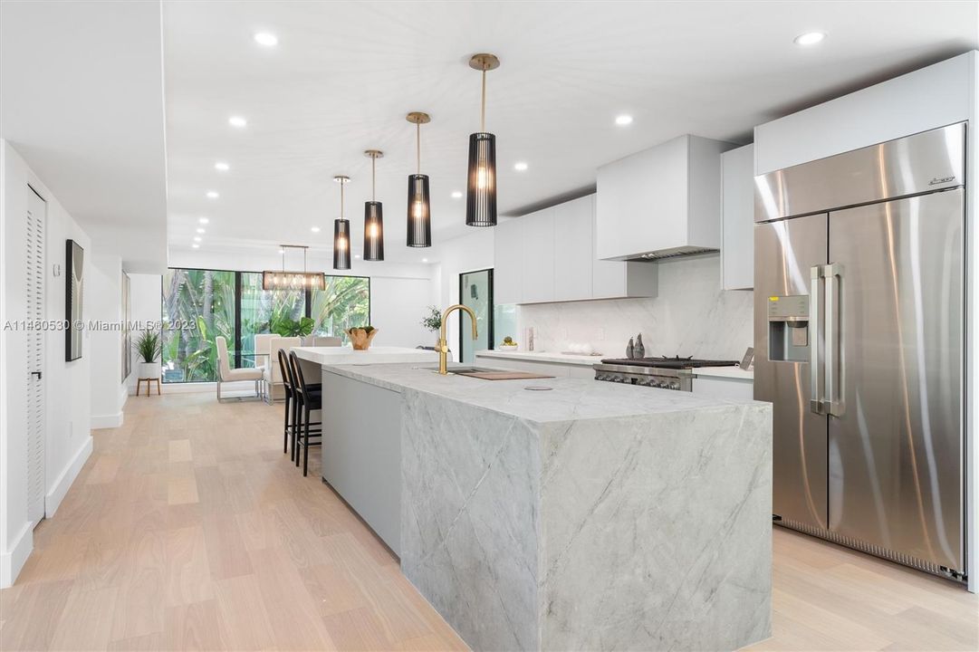 Recently Sold: $3,250,000 (5 beds, 3 baths, 2761 Square Feet)