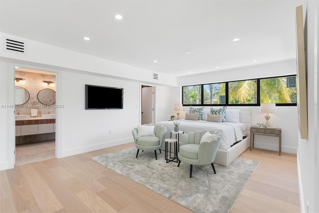 Recently Sold: $3,250,000 (5 beds, 3 baths, 2761 Square Feet)