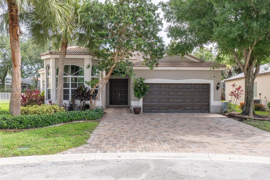 Recently Sold: $829,000 (5 beds, 4 baths, 2779 Square Feet)