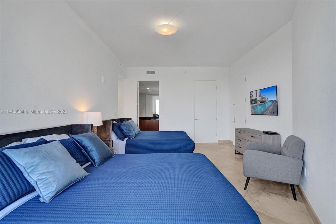 Recently Rented: $7,500 (2 beds, 2 baths, 1435 Square Feet)