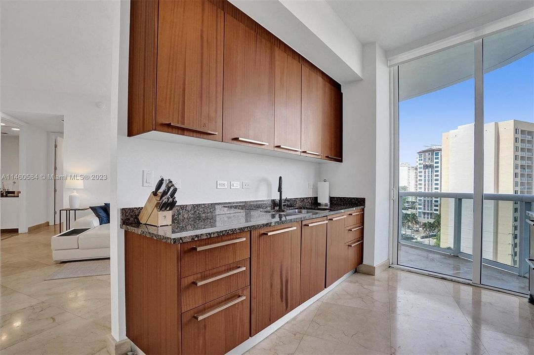 Recently Rented: $7,500 (2 beds, 2 baths, 1435 Square Feet)