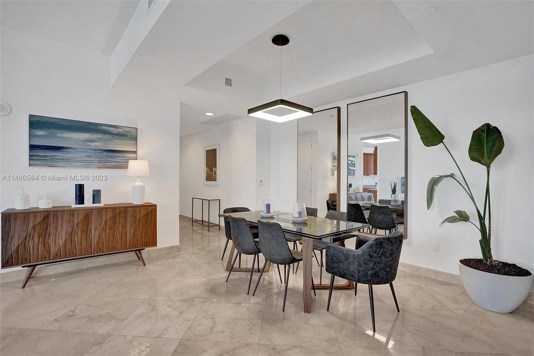 Recently Rented: $7,500 (2 beds, 2 baths, 1435 Square Feet)