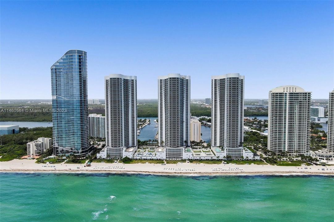 Recently Rented: $7,500 (2 beds, 2 baths, 1435 Square Feet)