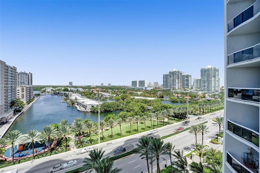 Recently Rented: $7,500 (2 beds, 2 baths, 1435 Square Feet)