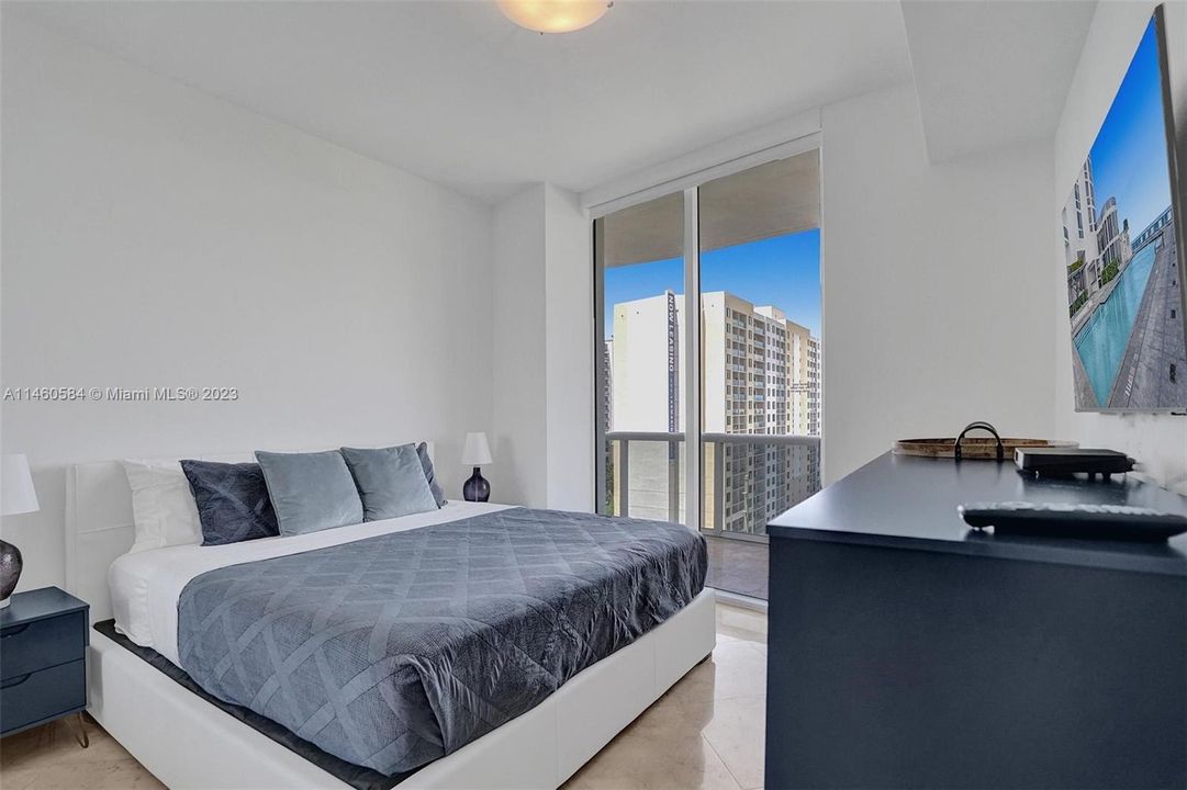 Recently Rented: $7,500 (2 beds, 2 baths, 1435 Square Feet)