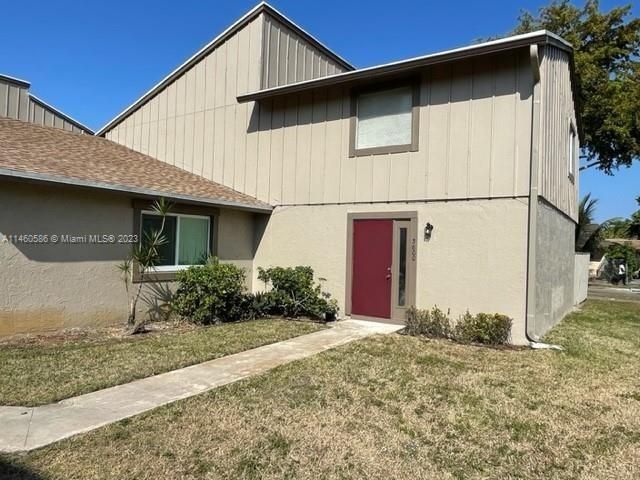 Recently Rented: $1,750 (2 beds, 1 baths, 944 Square Feet)