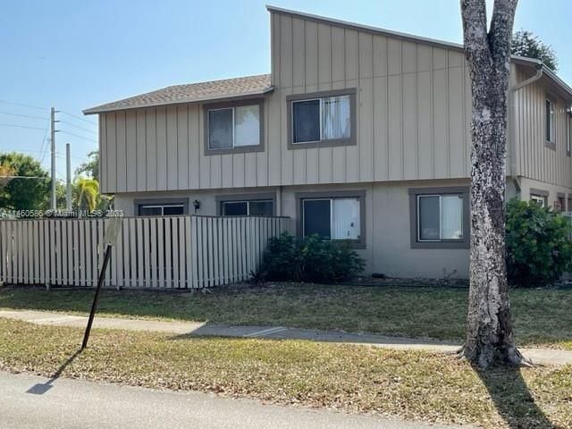 Recently Rented: $1,750 (2 beds, 1 baths, 944 Square Feet)