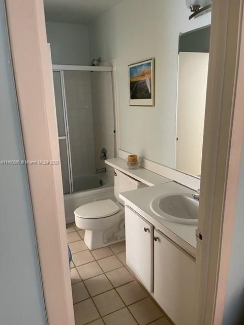 Recently Rented: $1,750 (2 beds, 1 baths, 944 Square Feet)