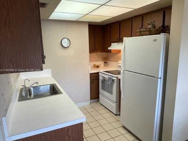 Recently Rented: $1,750 (2 beds, 1 baths, 944 Square Feet)