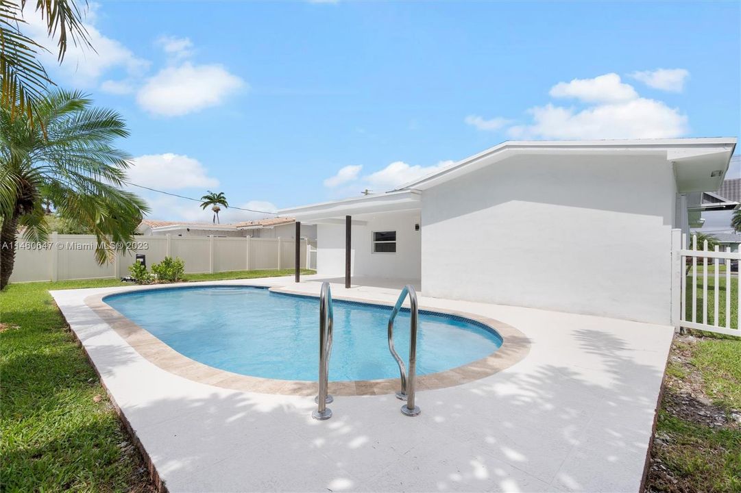 Vendido Recientemente: $749,900 (3 camas, 2 baños, 1448 Pies cuadrados)