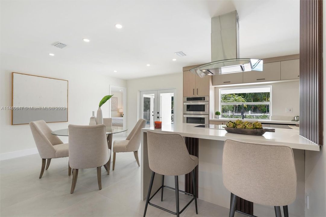 Vendido Recientemente: $749,900 (3 camas, 2 baños, 1448 Pies cuadrados)