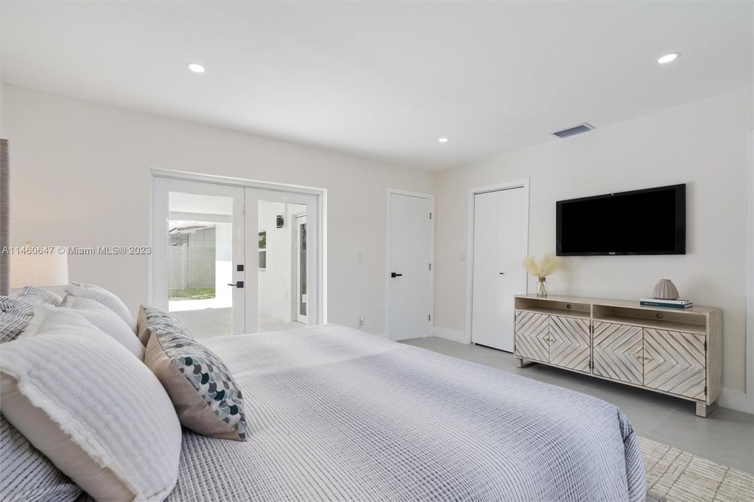 Vendido Recientemente: $749,900 (3 camas, 2 baños, 1448 Pies cuadrados)