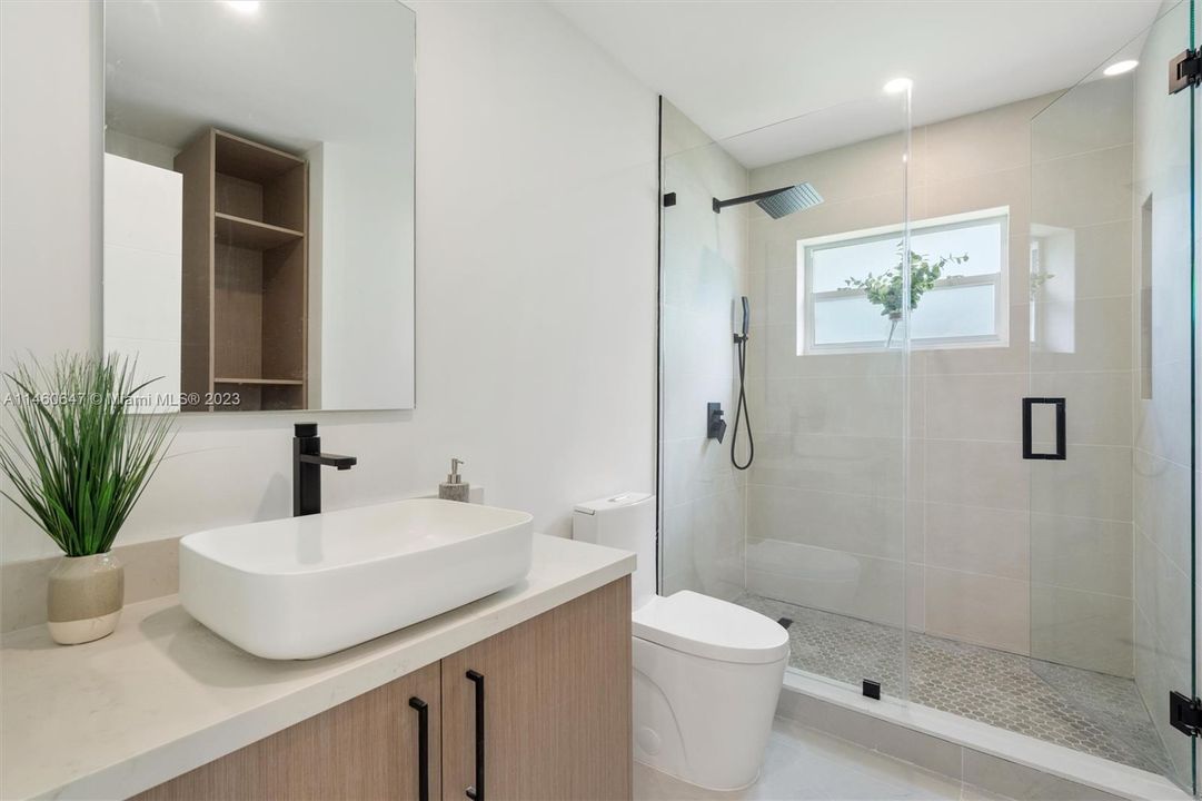 Vendido Recientemente: $749,900 (3 camas, 2 baños, 1448 Pies cuadrados)