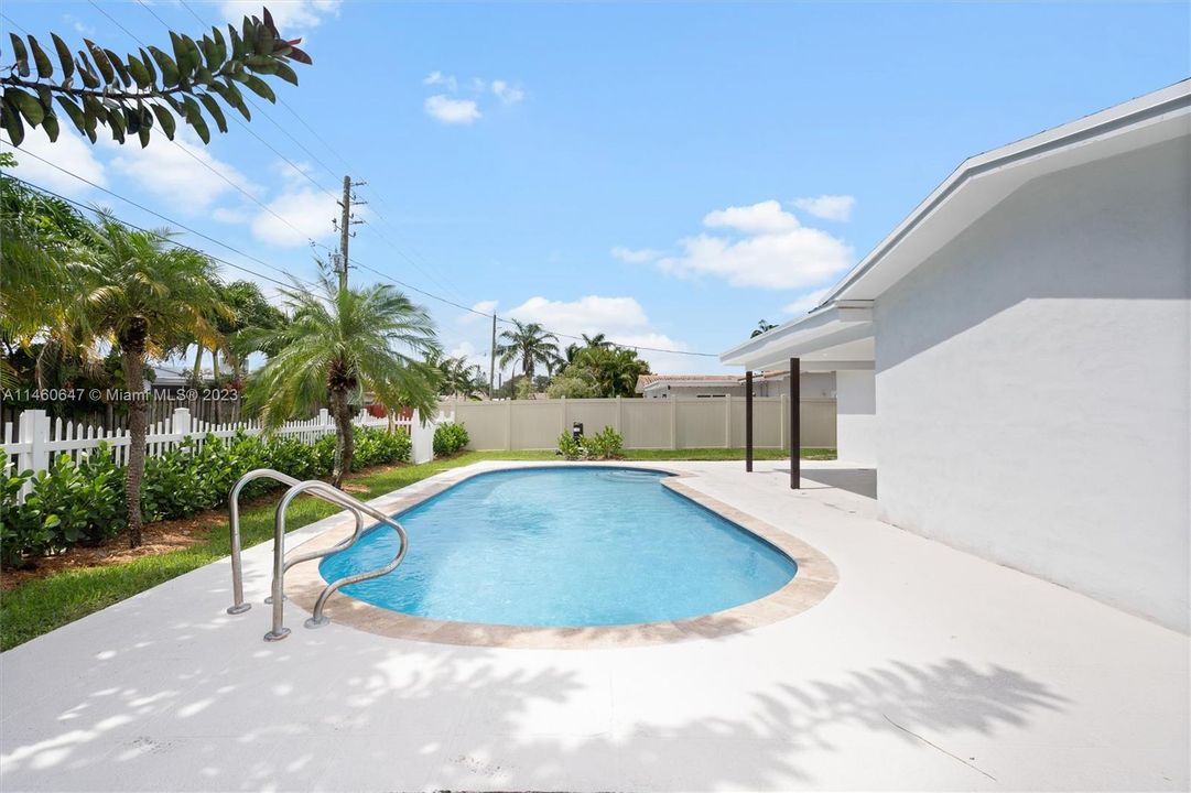 Vendido Recientemente: $749,900 (3 camas, 2 baños, 1448 Pies cuadrados)