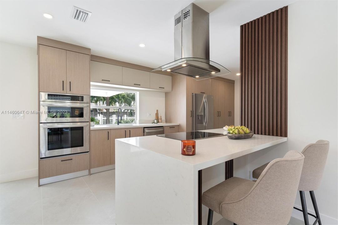 Vendido Recientemente: $749,900 (3 camas, 2 baños, 1448 Pies cuadrados)