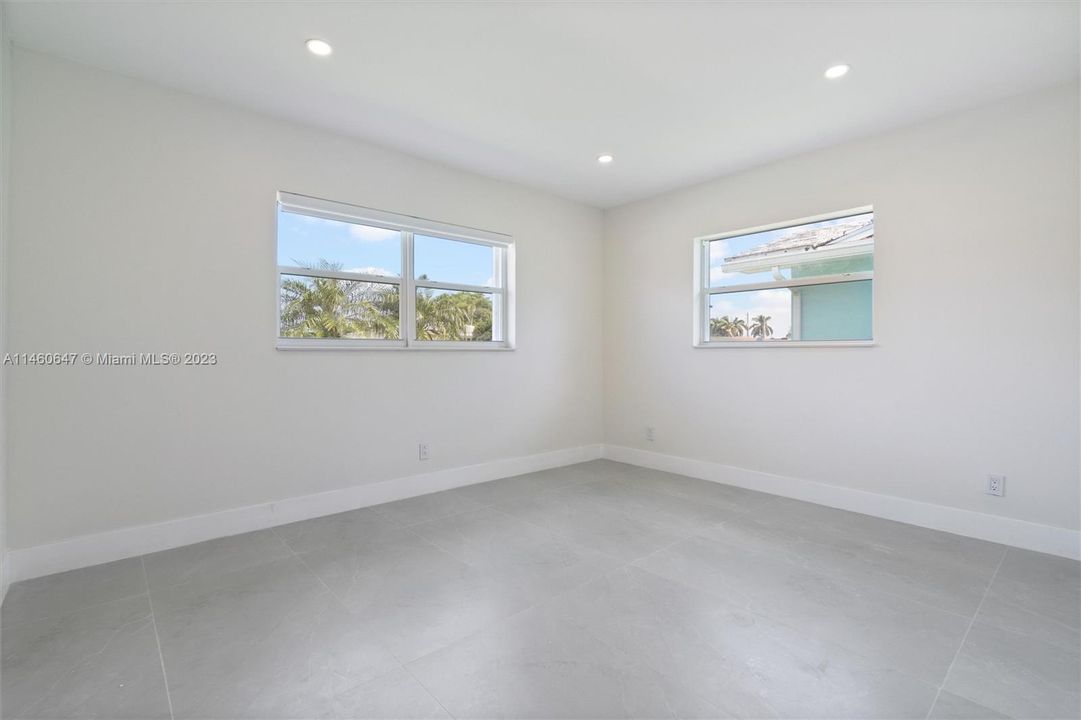 Vendido Recientemente: $749,900 (3 camas, 2 baños, 1448 Pies cuadrados)