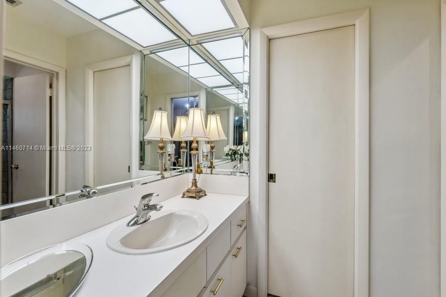 This Bathroom is shard by the 2nd and 3rd Bedrooms that both currently used as offices.