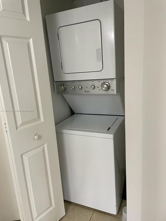 Recently Rented: $2,200 (2 beds, 1 baths, 828 Square Feet)