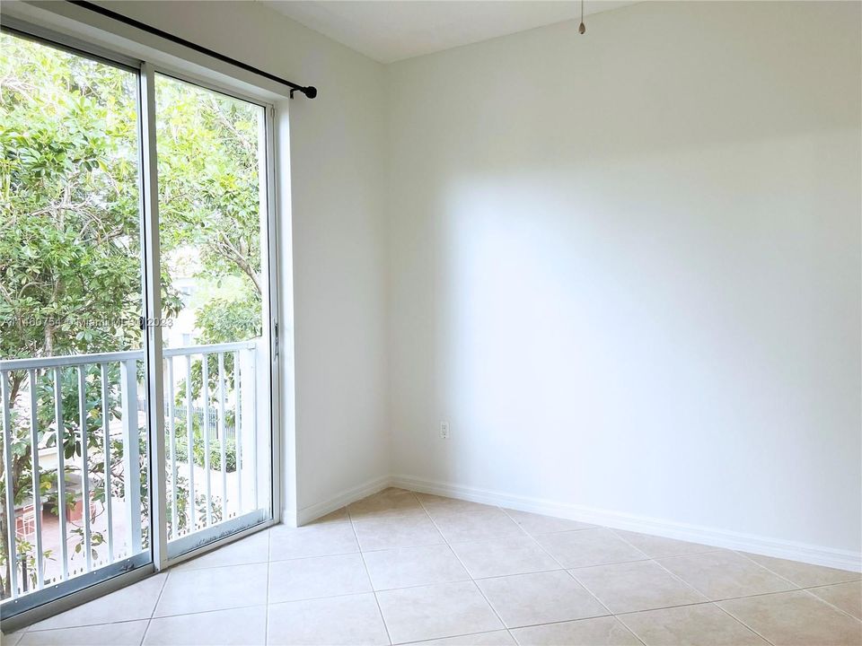 Recently Rented: $2,200 (2 beds, 2 baths, 1061 Square Feet)