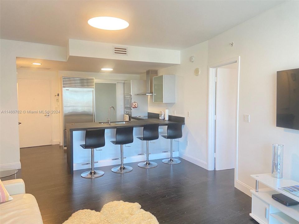 Recently Sold: $774,900 (1 beds, 1 baths, 914 Square Feet)