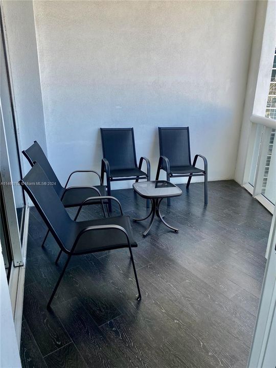 Recently Sold: $774,900 (1 beds, 1 baths, 914 Square Feet)