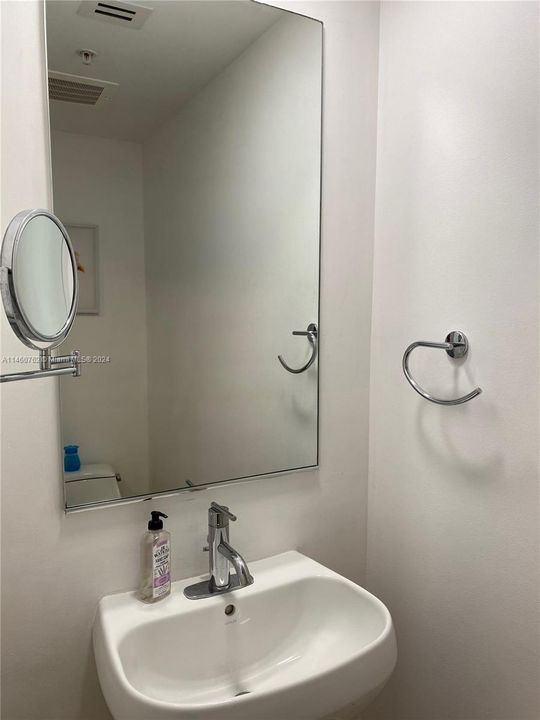 Recently Sold: $774,900 (1 beds, 1 baths, 914 Square Feet)