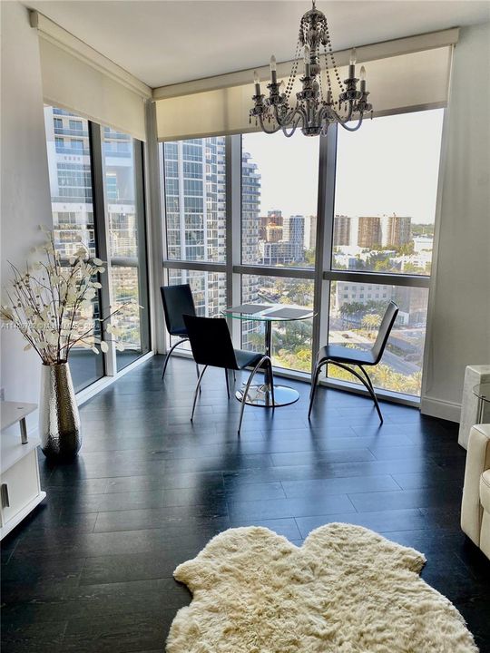 Recently Sold: $774,900 (1 beds, 1 baths, 914 Square Feet)