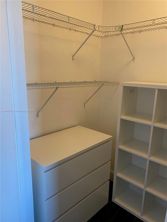 Recently Sold: $774,900 (1 beds, 1 baths, 914 Square Feet)