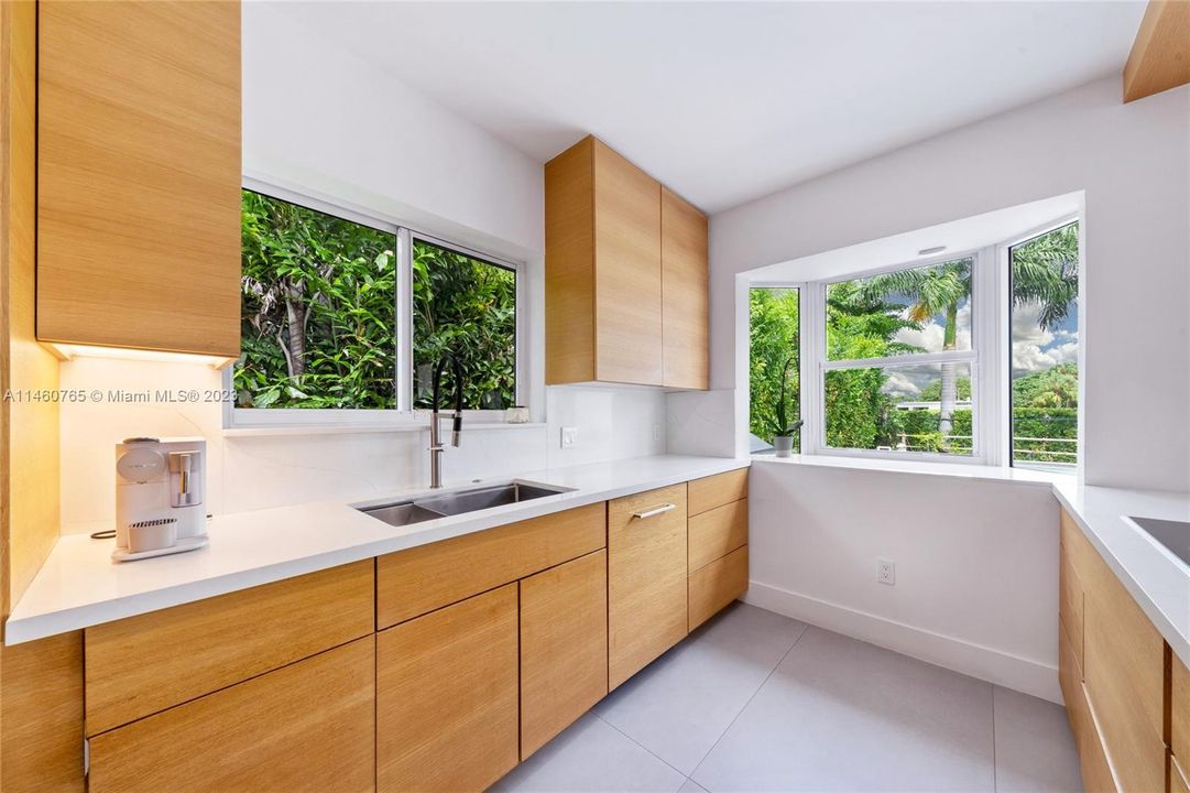 Недавно продано: $1,799,000 (3 спален, 3 ванн, 2153 Квадратных фут)