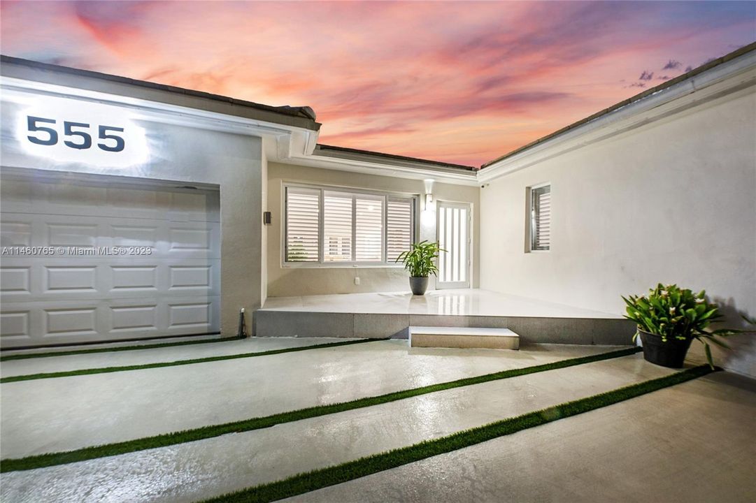 Недавно продано: $1,799,000 (3 спален, 3 ванн, 2153 Квадратных фут)