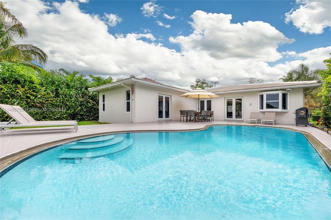 Недавно продано: $1,799,000 (3 спален, 3 ванн, 2153 Квадратных фут)