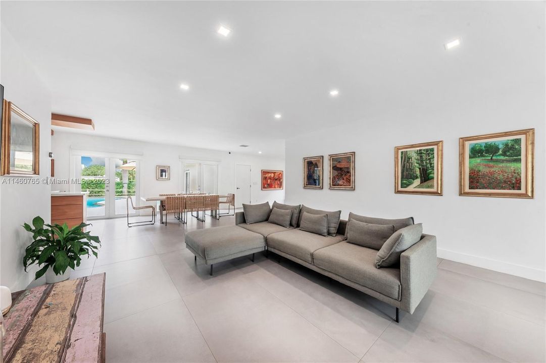 Недавно продано: $1,799,000 (3 спален, 3 ванн, 2153 Квадратных фут)