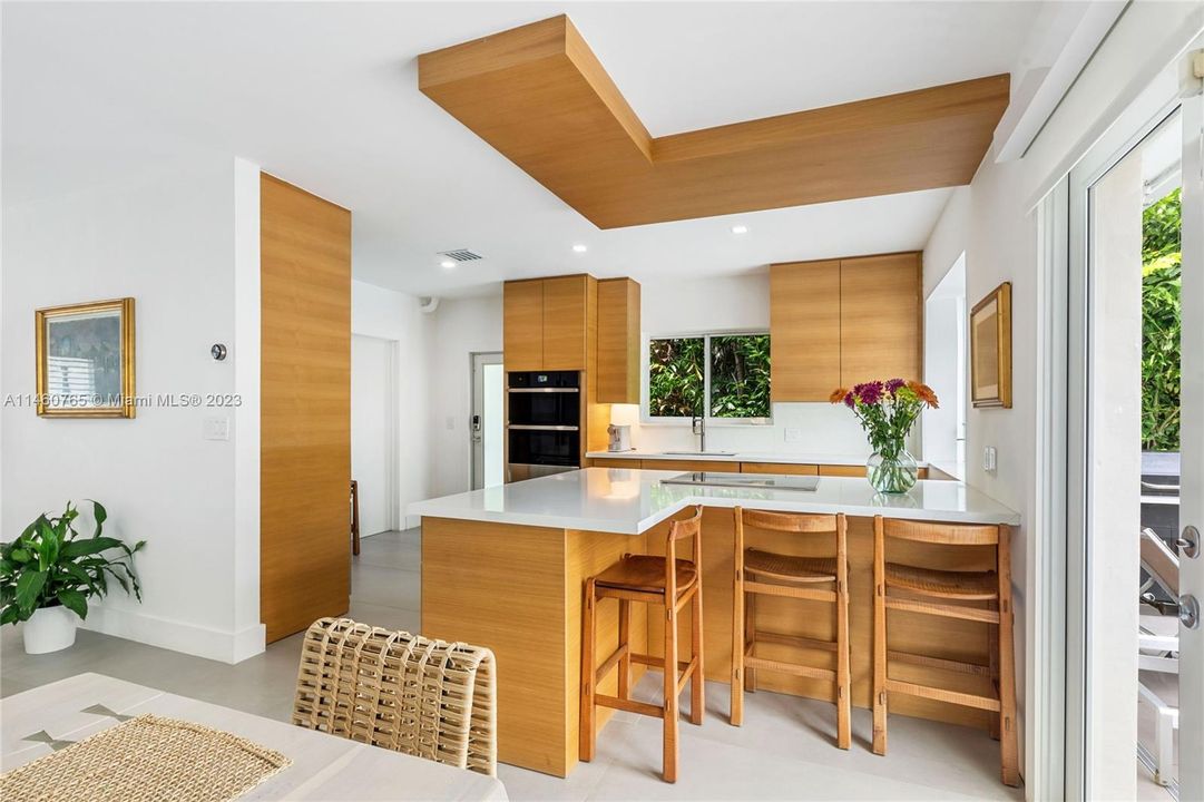 Недавно продано: $1,799,000 (3 спален, 3 ванн, 2153 Квадратных фут)