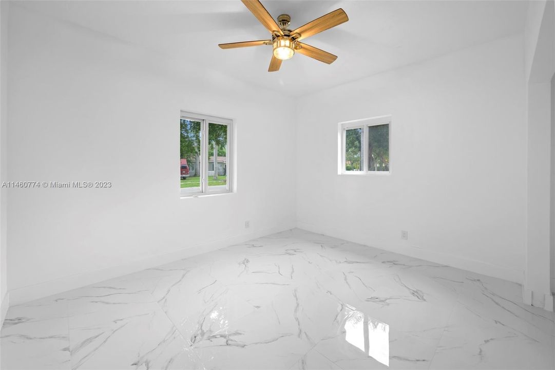 Vendido Recientemente: $649,000 (3 camas, 2 baños, 990 Pies cuadrados)