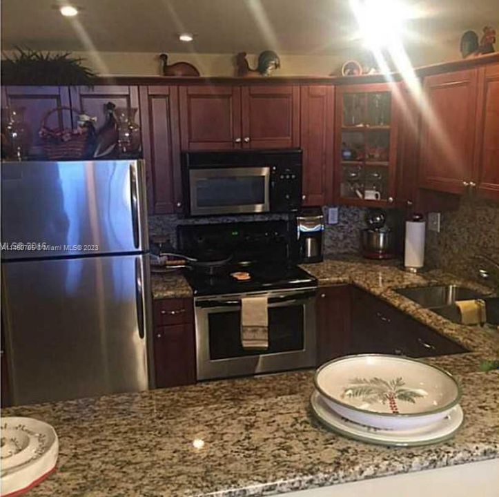 Vendido Recientemente: $300,000 (1 camas, 1 baños, 1000 Pies cuadrados)