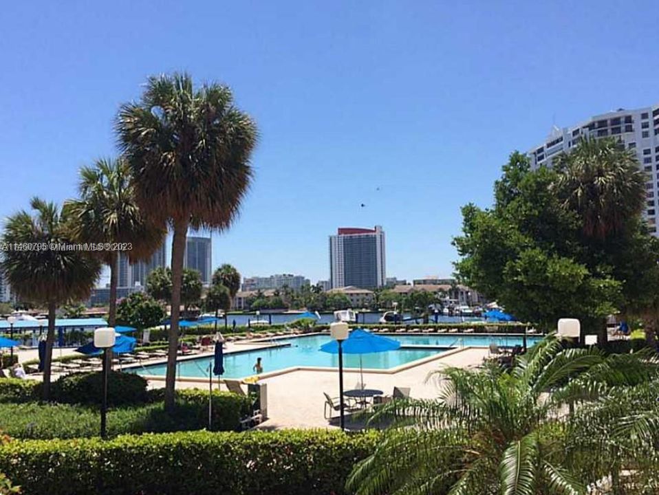 Vendido Recientemente: $300,000 (1 camas, 1 baños, 1000 Pies cuadrados)