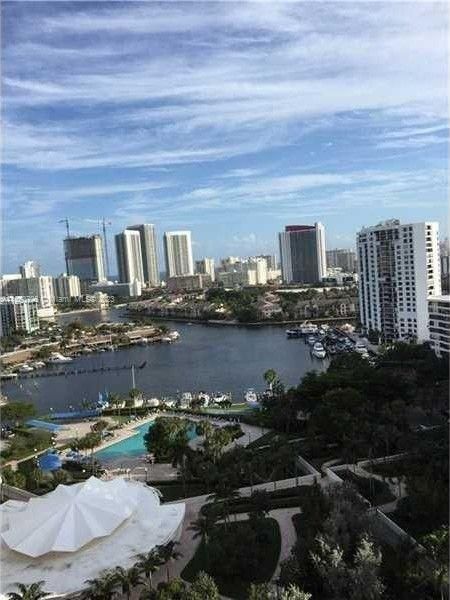 Vendido Recientemente: $300,000 (1 camas, 1 baños, 1000 Pies cuadrados)