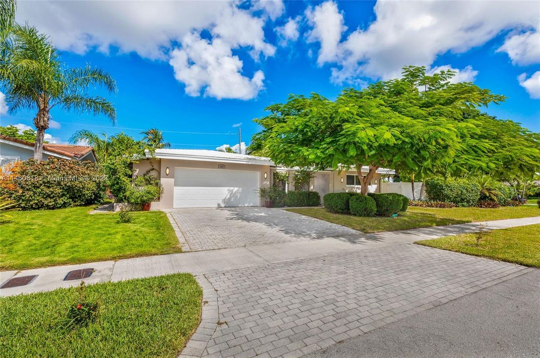 For Rent: $8,000 (4 beds, 2 baths, 2353 Square Feet)