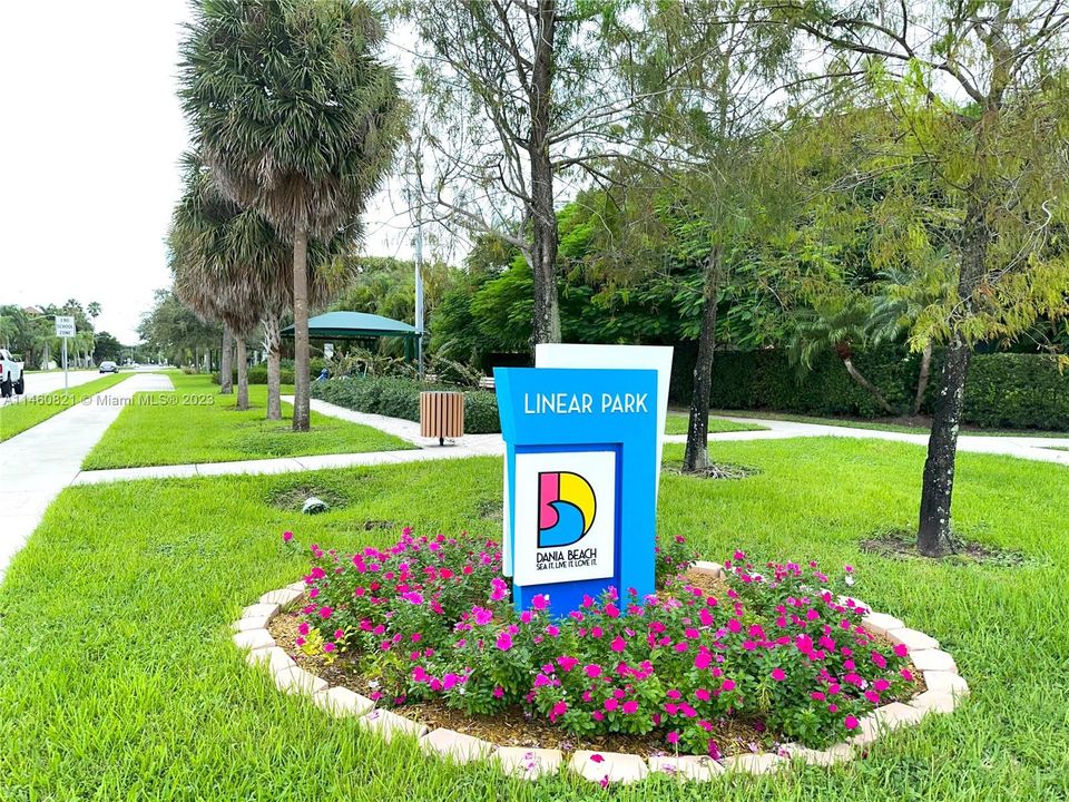 DANIA BEACH LINEAR PARK WITH EXERCISE/FITNESS STATIONS PARK BENCHES