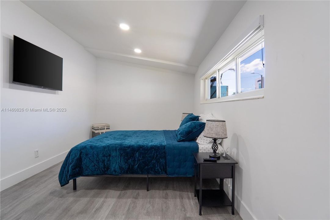 Recently Sold: $795,000 (4 beds, 3 baths, 1540 Square Feet)