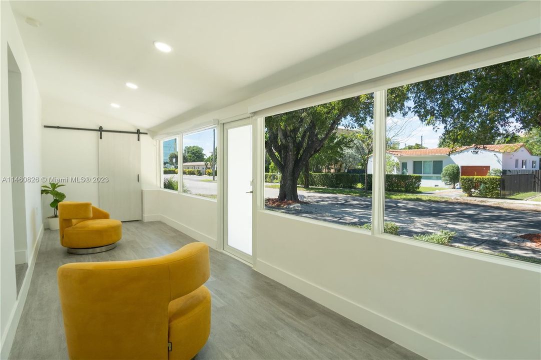 Recently Sold: $795,000 (4 beds, 3 baths, 1540 Square Feet)