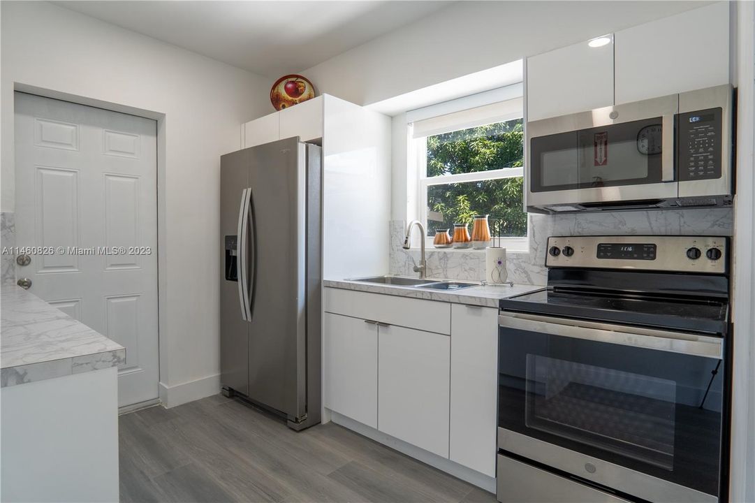 Recently Sold: $795,000 (4 beds, 3 baths, 1540 Square Feet)