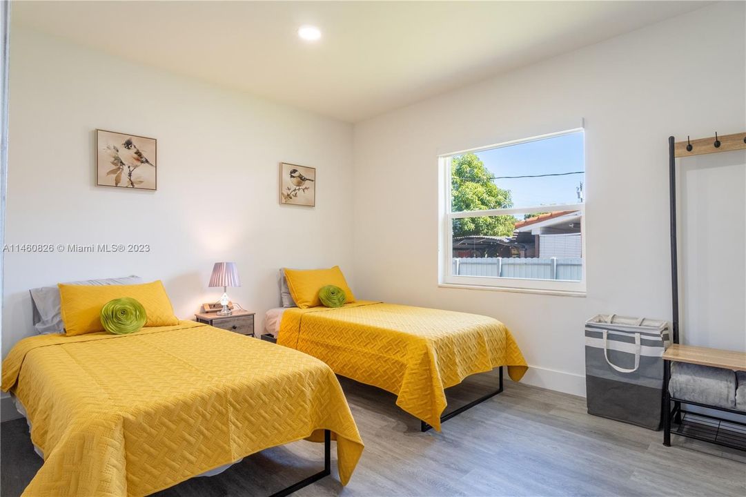 Recently Sold: $795,000 (4 beds, 3 baths, 1540 Square Feet)