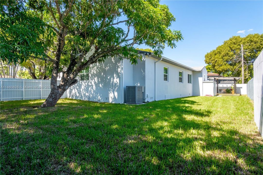 Recently Sold: $795,000 (4 beds, 3 baths, 1540 Square Feet)