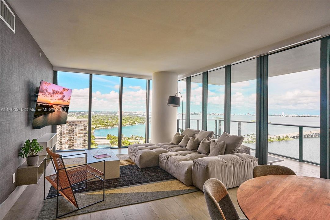 Vendido Recientemente: $1,990,000 (3 camas, 3 baños, 1634 Pies cuadrados)