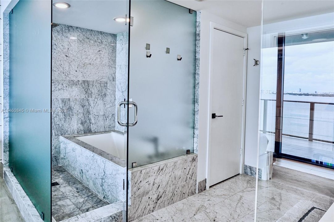 Vendido Recientemente: $1,990,000 (3 camas, 3 baños, 1634 Pies cuadrados)